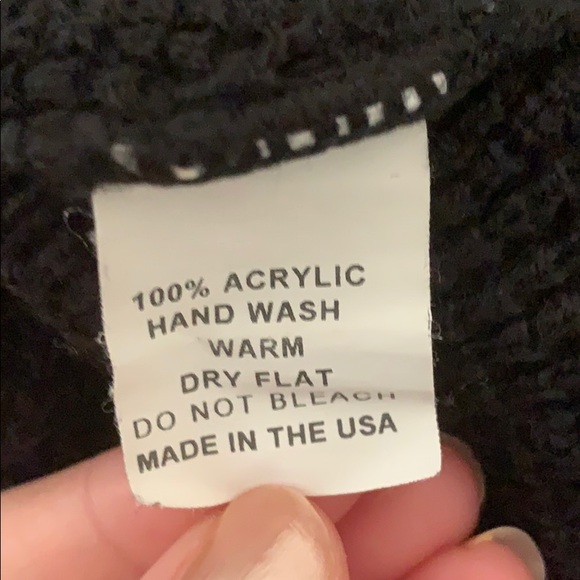 Black Hat and Gloves Bundle - Picture 4 of 8